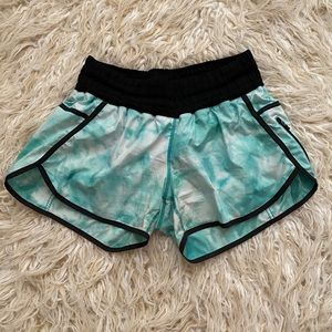 Lululemon Hotty Hot Short